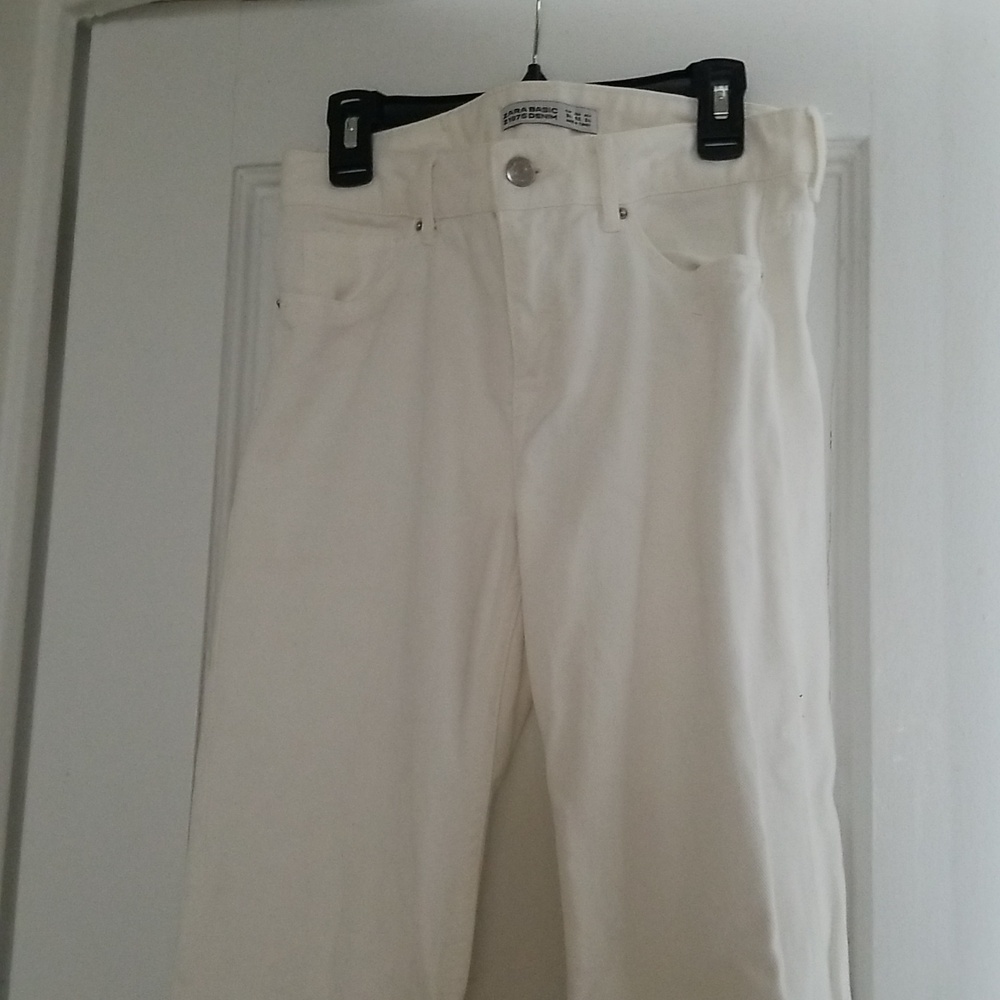 Zara White Fringe Hem Jeanss